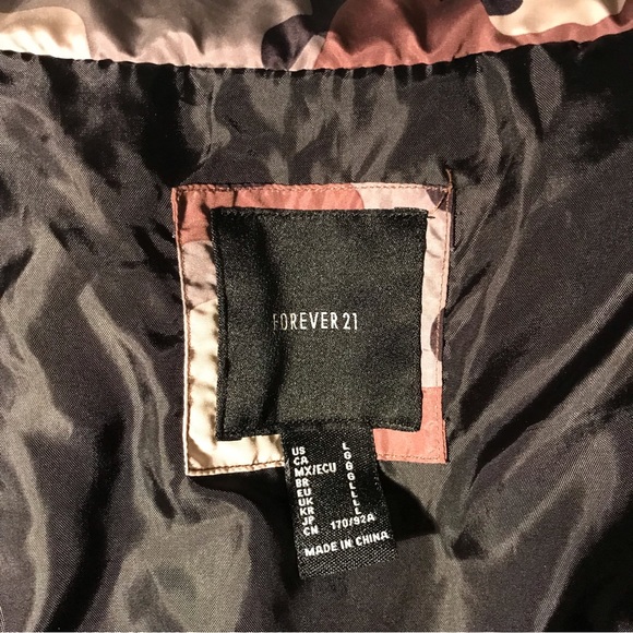 Forever 21 Forest-Camo print Puffer Coat WOMENS Lrg - Picture 3 of 9